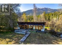 8902 Beach Street, balfour, British Columbia