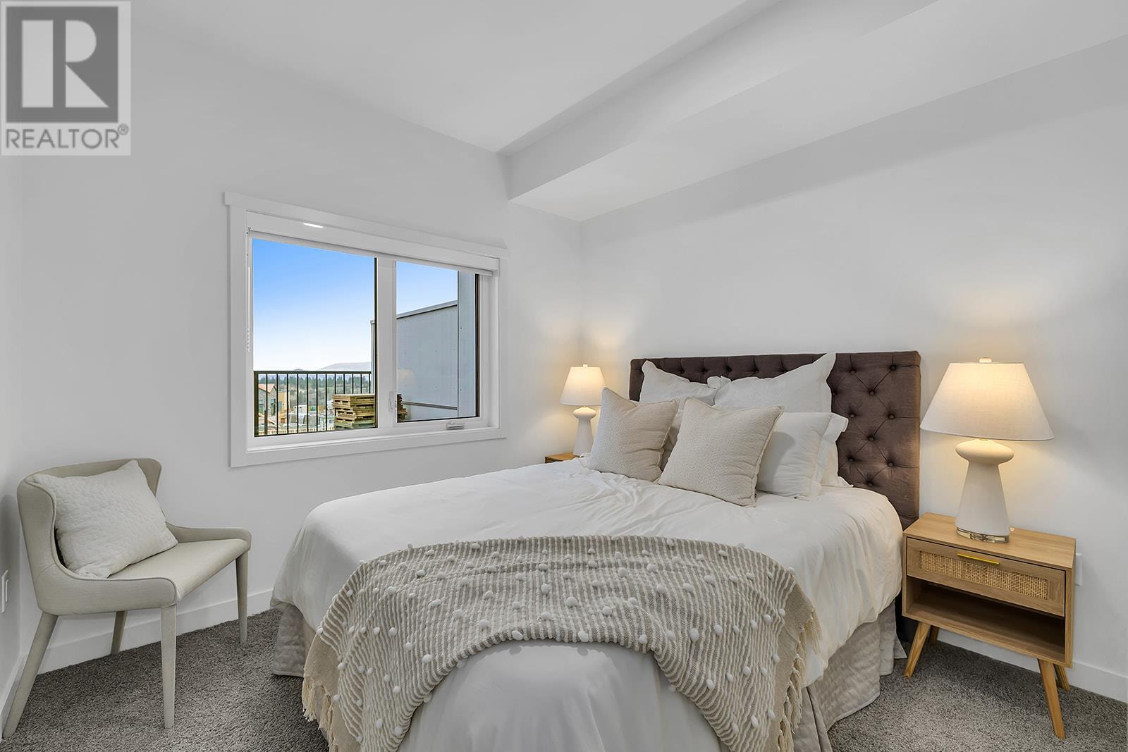 1057 Frost Road Unit# 301, kelowna, British Columbia