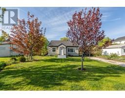 9718 Julia Street, summerland, British Columbia