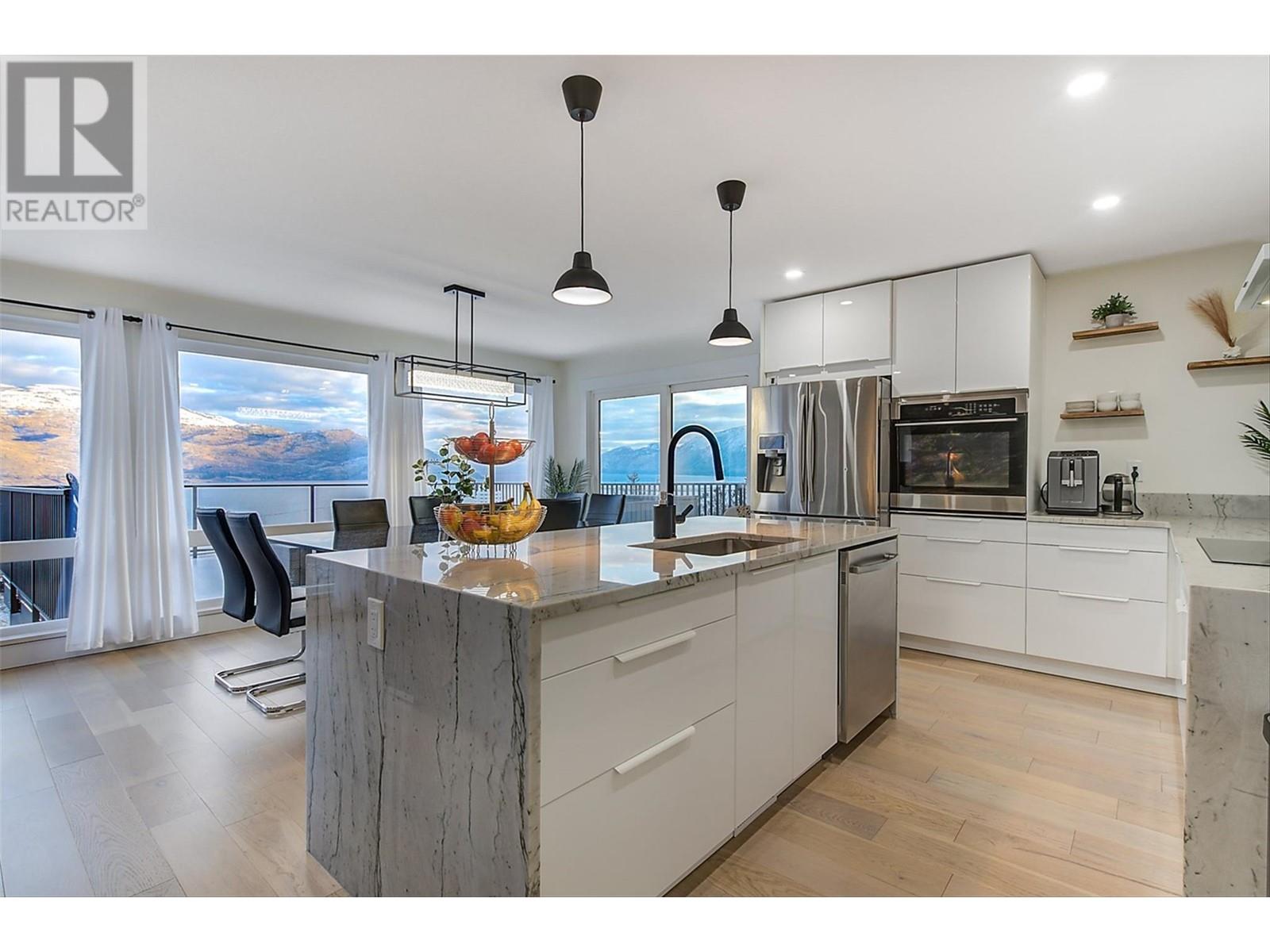 6178 Lipsett Avenue, peachland, British Columbia