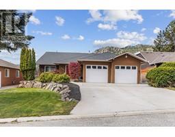 3784 Inglis Place, peachland, British Columbia