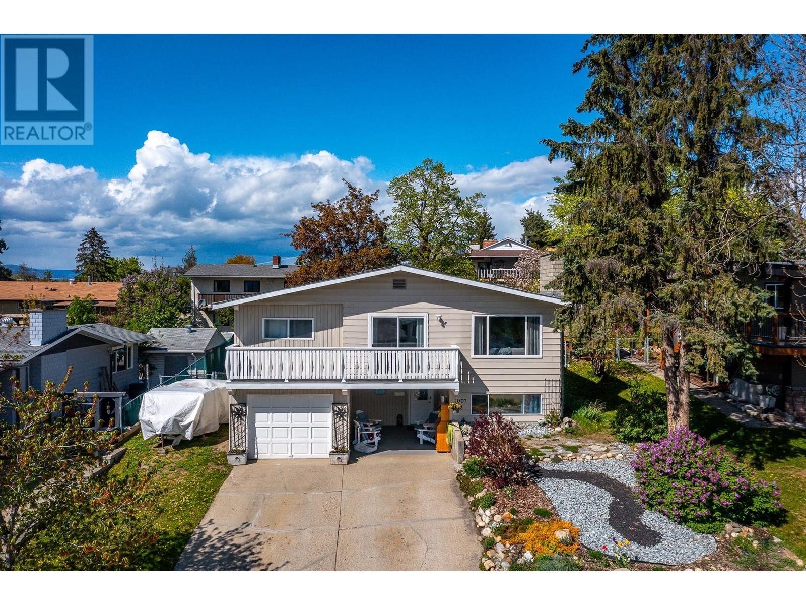 1007 33 Avenue, vernon, British Columbia