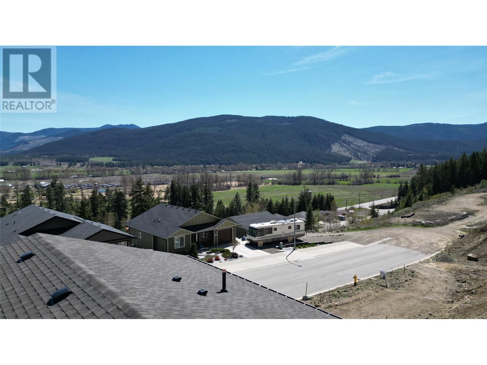 1768 Gallon Avenue, lumby, British Columbia