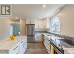 1916 SUNNYCREST Avenue, kamloops, British Columbia
