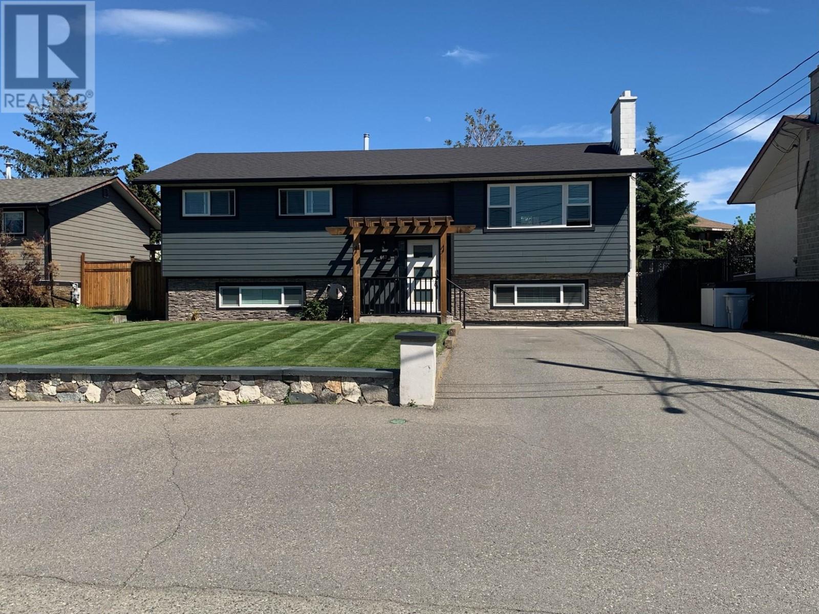 667 Cambridge Crescent, kamloops, British Columbia