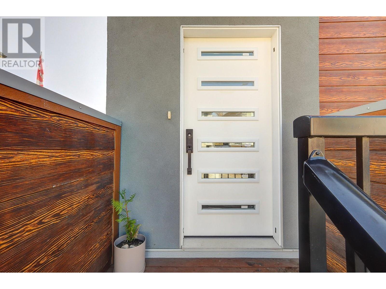 5400 Willow Drive Unit# 1, vernon, British Columbia