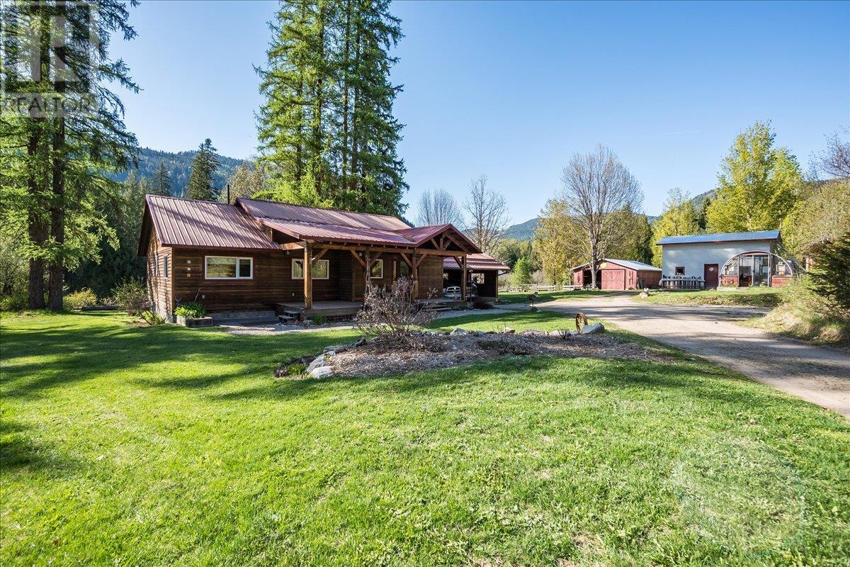 3371 Highway 3B Highway, fruitvale, British Columbia