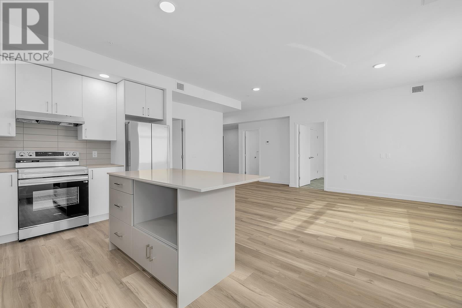 1057 Frost Road Unit# 318, kelowna, British Columbia