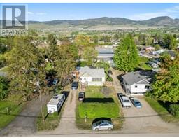 1525 STAFFORD Road, kelowna, British Columbia