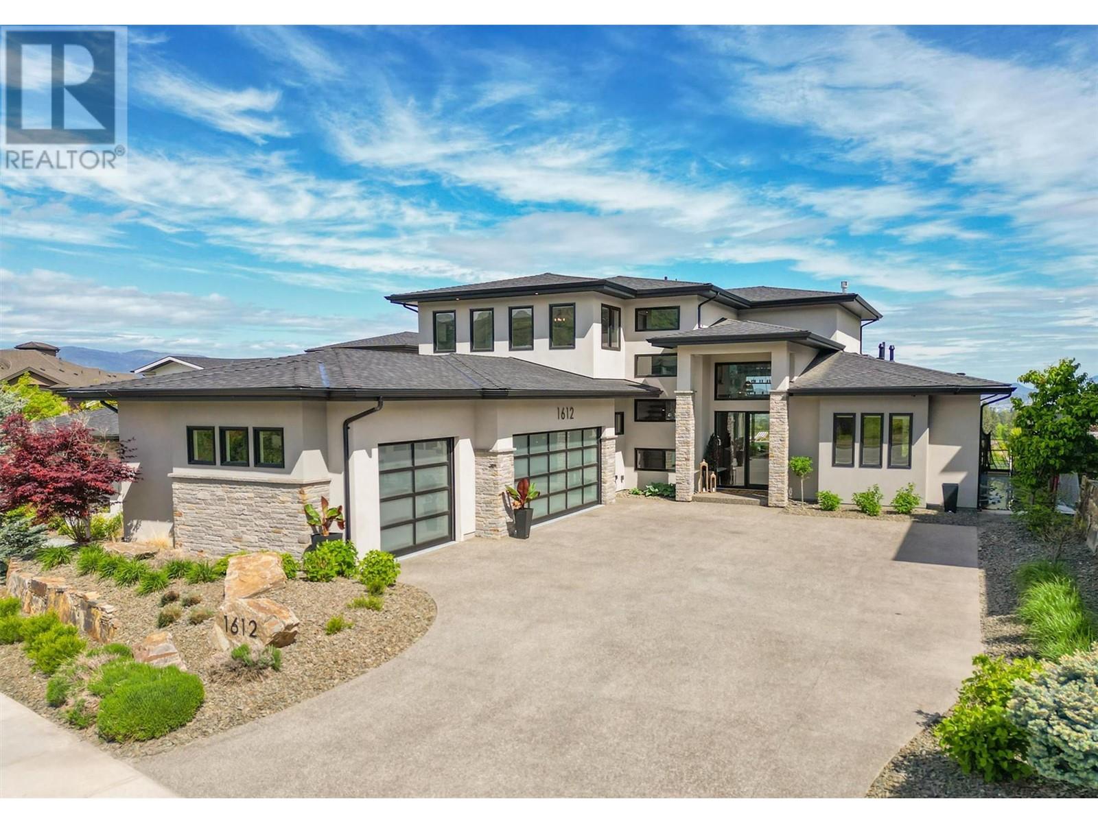 1612 Vincent Place, kelowna, British Columbia