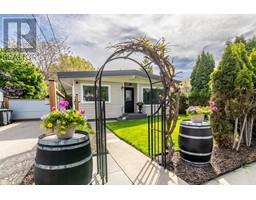 408 Tennis Street, penticton, British Columbia