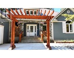 3297 Back Road Road, revelstoke, British Columbia