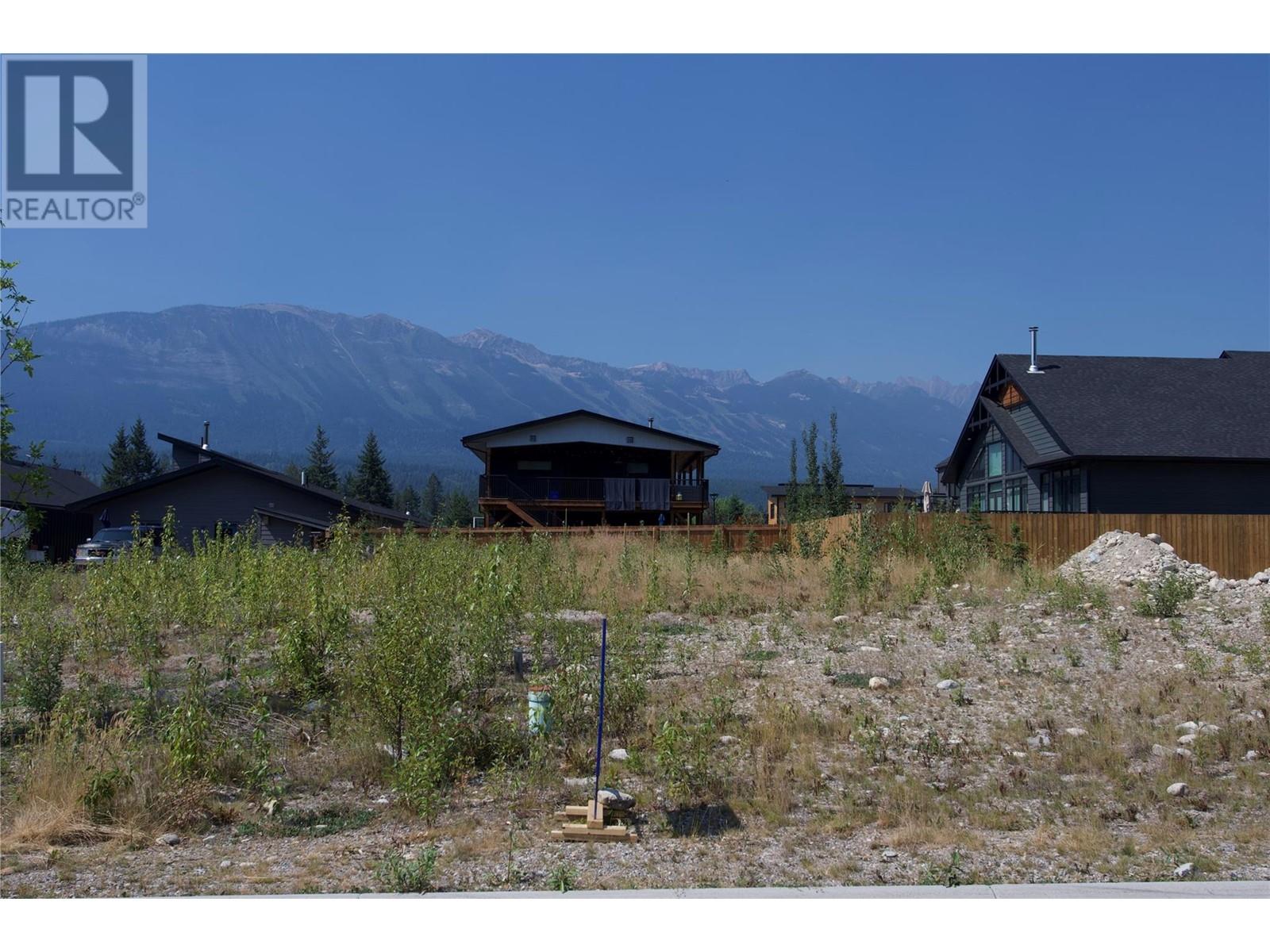 1608 CEDAR Street, golden, British Columbia