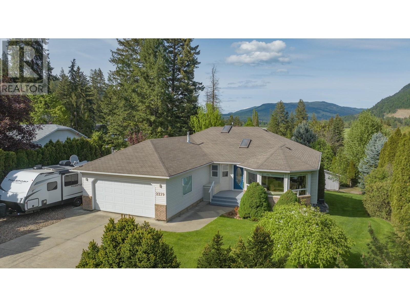 2279 Catt Avenue, lumby, British Columbia