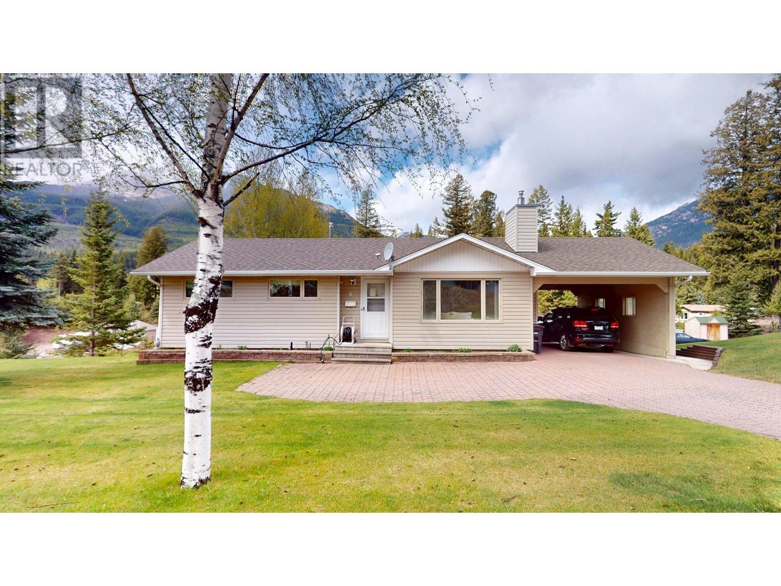 3 & 5 Cherokee Drive, elkford, British Columbia