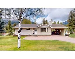 3 & 5 Cherokee Drive, elkford, British Columbia