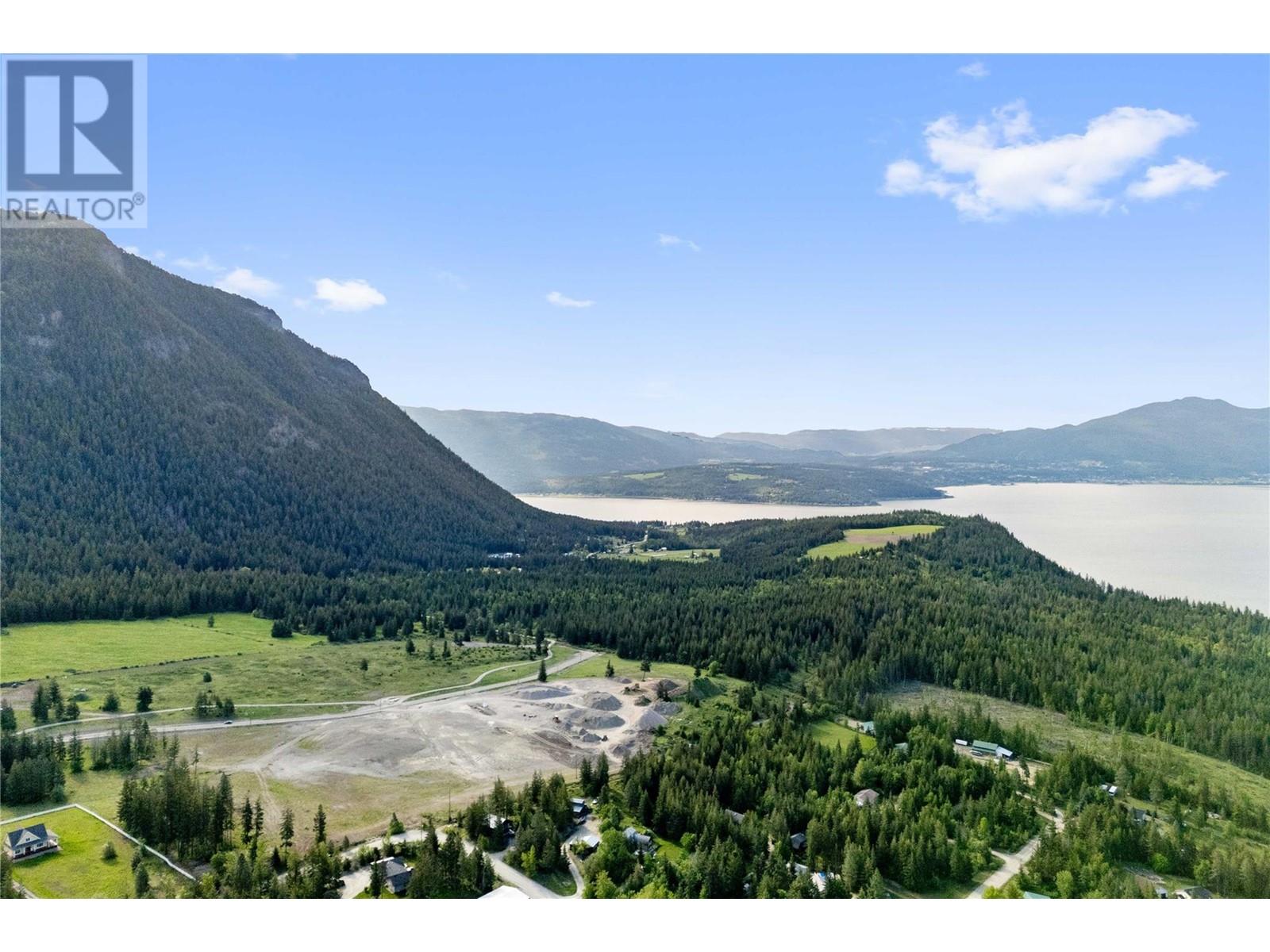3694 Ford Road, tappen, British Columbia