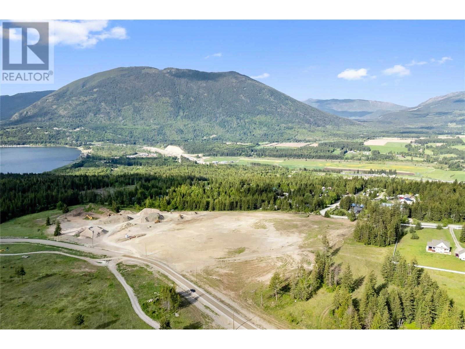 3682 Ford Road, tappen, British Columbia