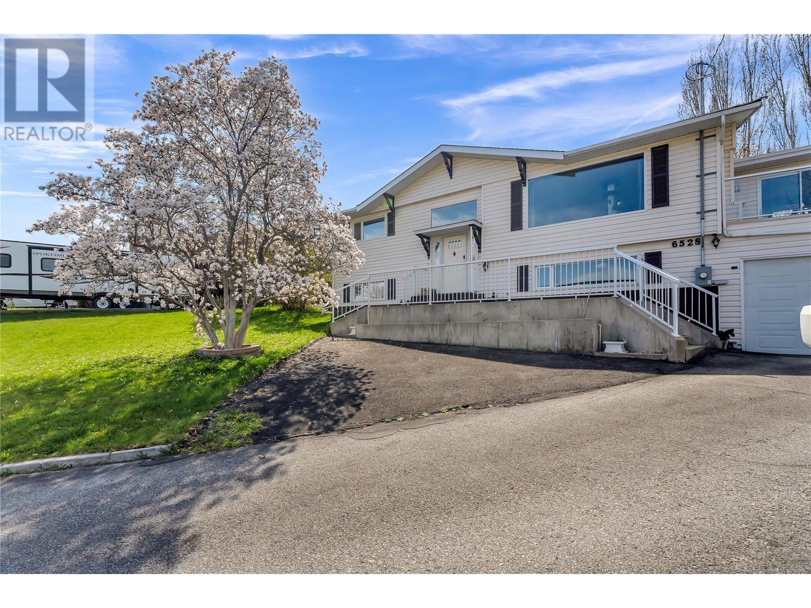 6528 Lipsett Crescent, summerland, British Columbia