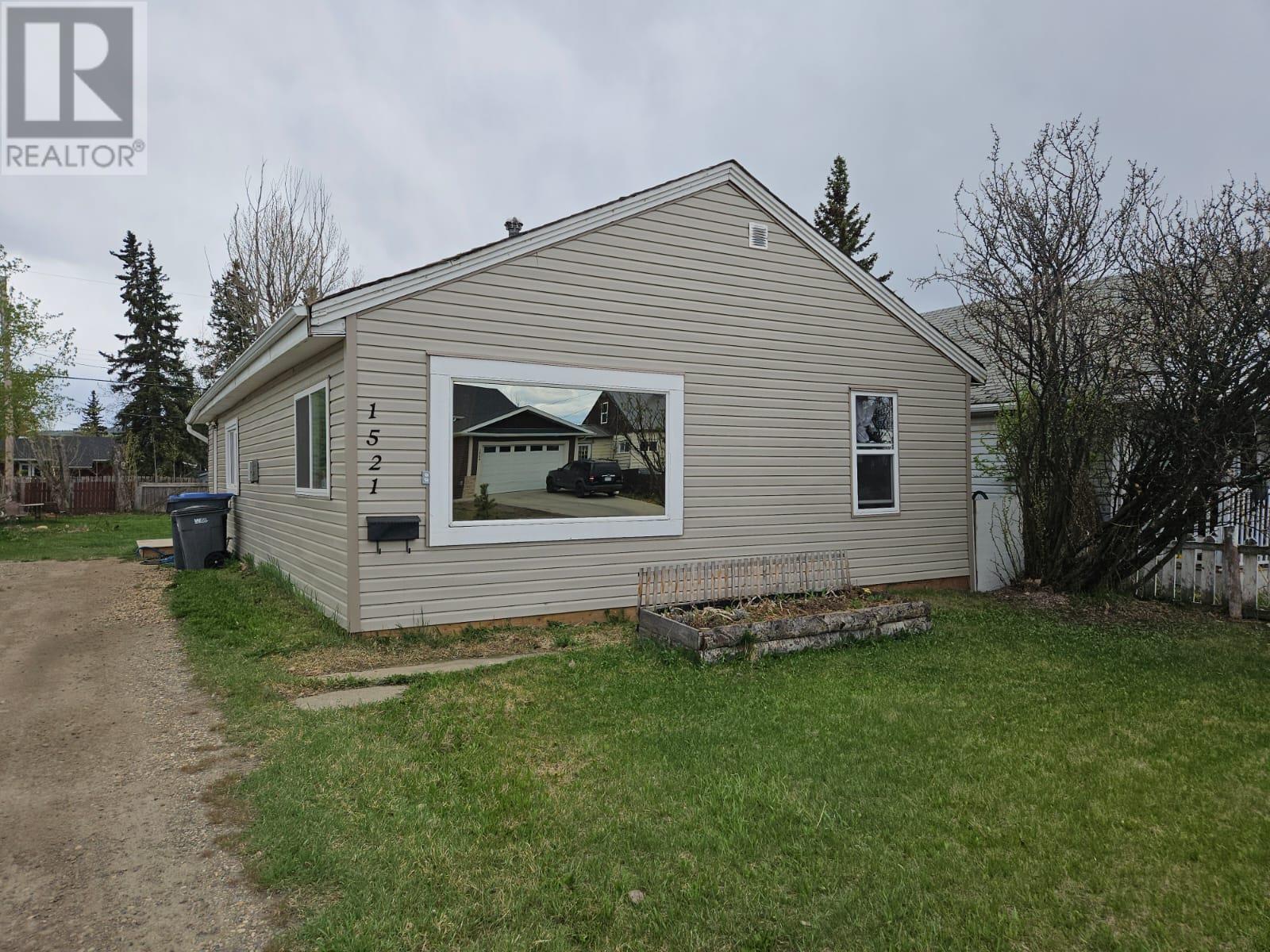 1521 101 Avenue, dawson creek, British Columbia