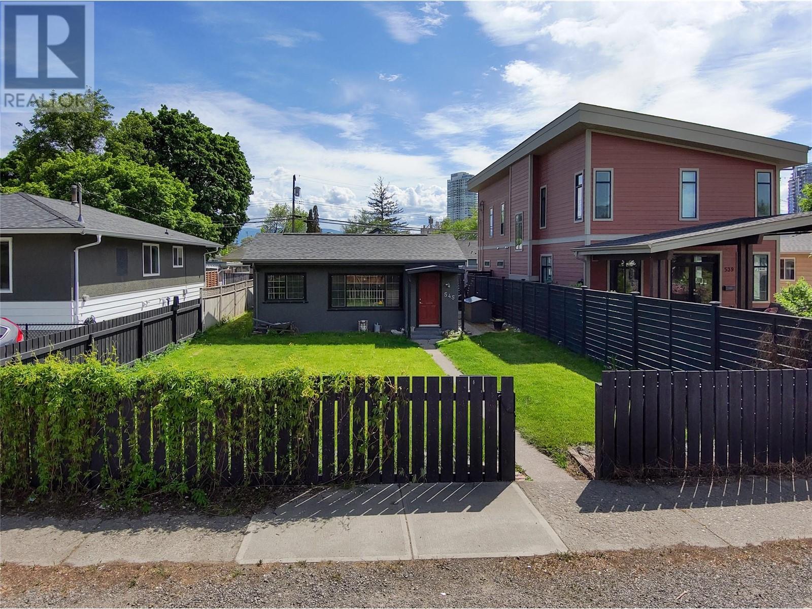 545 Roanoke Avenue, kelowna, British Columbia