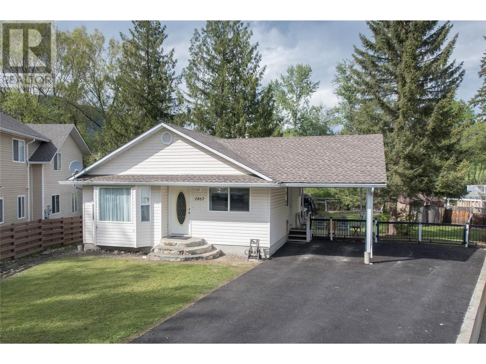 2467 Spruce Avenue, lumby, British Columbia