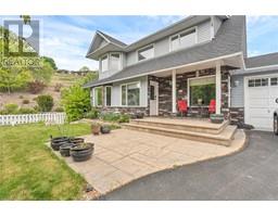 7982 VICTORIA Road S, summerland, British Columbia