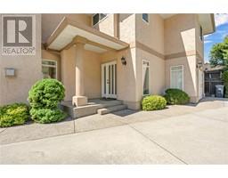 4597 Lakeside Road, penticton, British Columbia