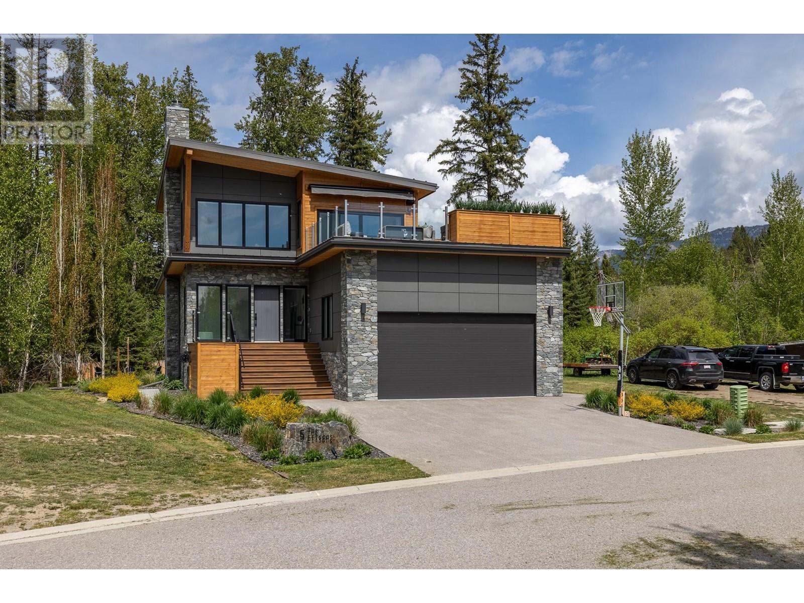 5 - 4686 Windermere Road, windermere, British Columbia