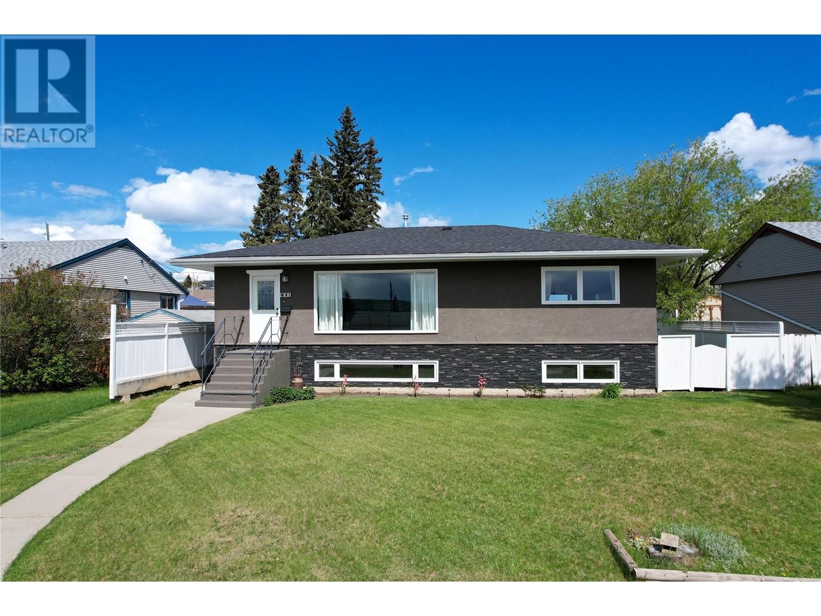 1308 94 Avenue, dawson creek, British Columbia