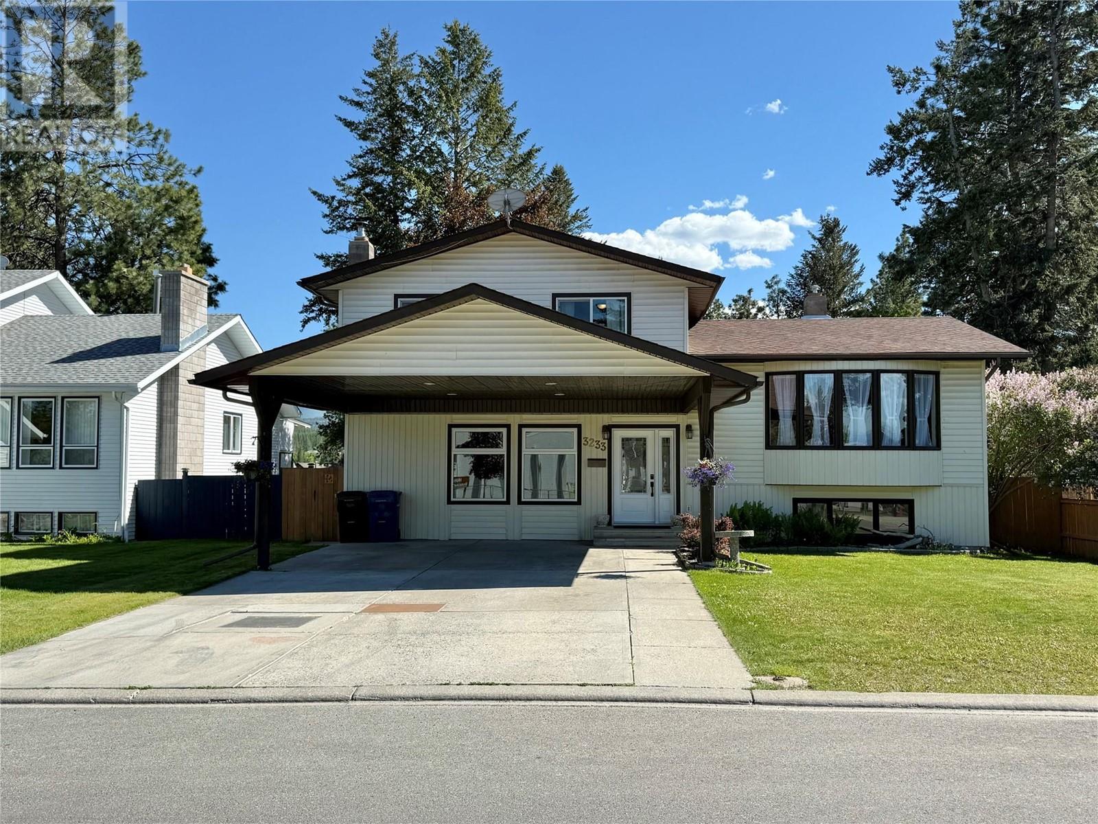 3233 7Th Street S, cranbrook, British Columbia
