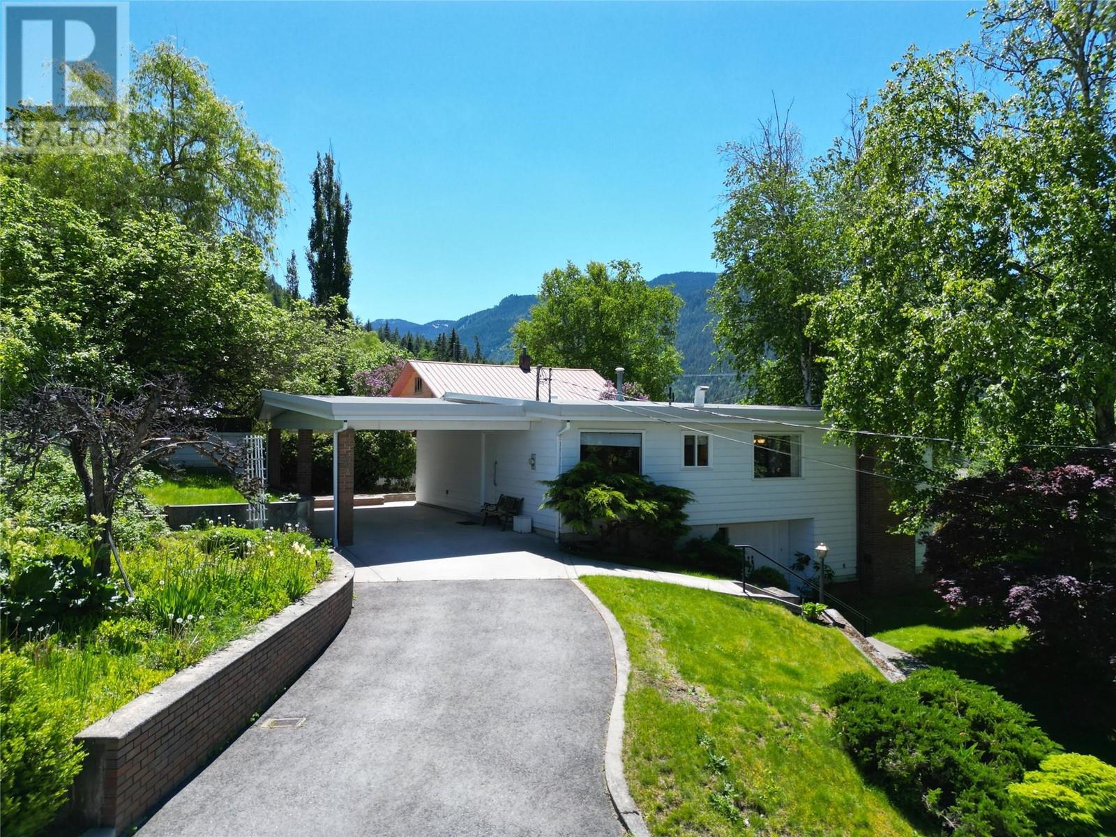 402 Beasley Street, nelson, British Columbia