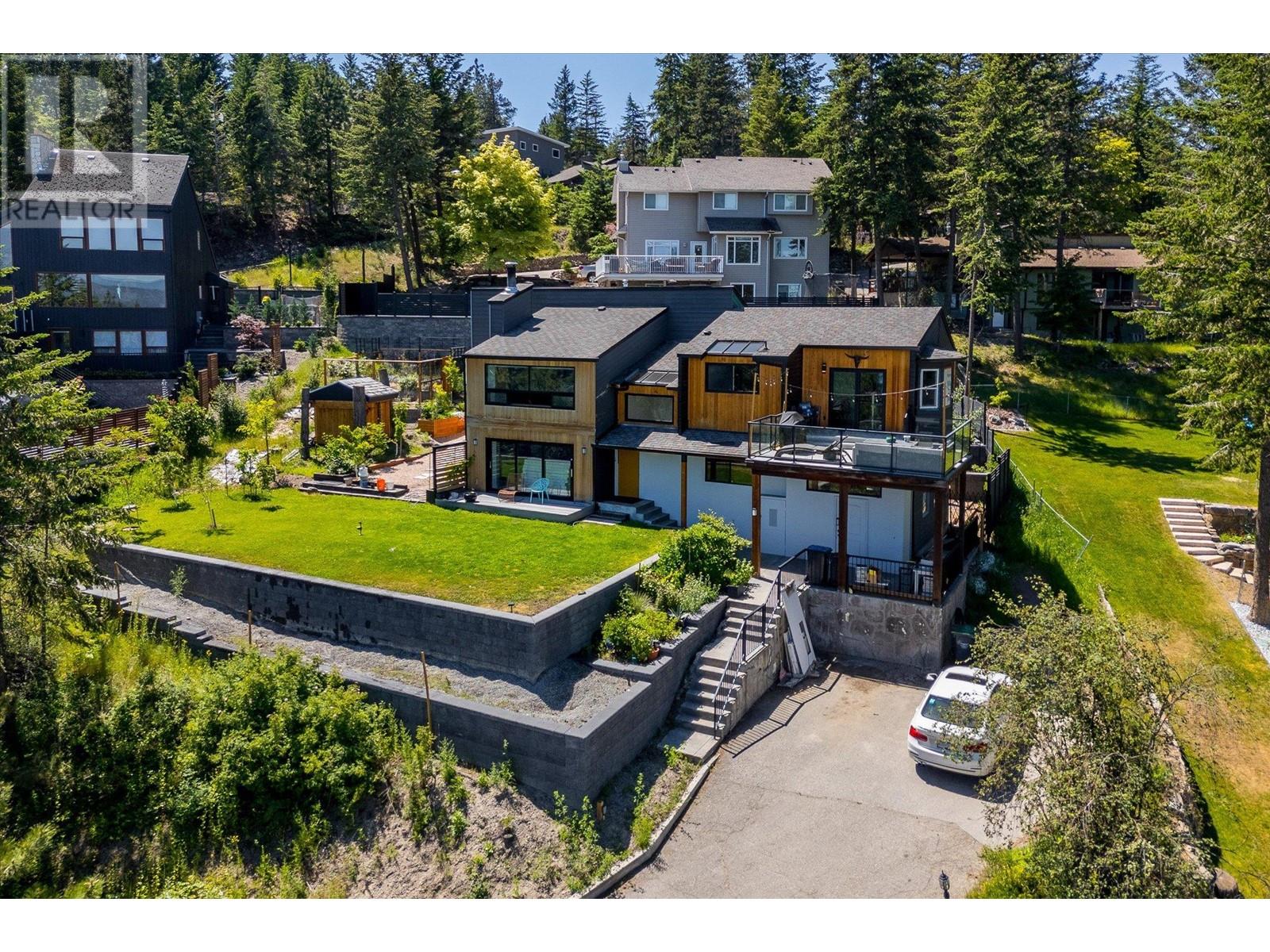 1632 Griffiths Place, west kelowna, British Columbia