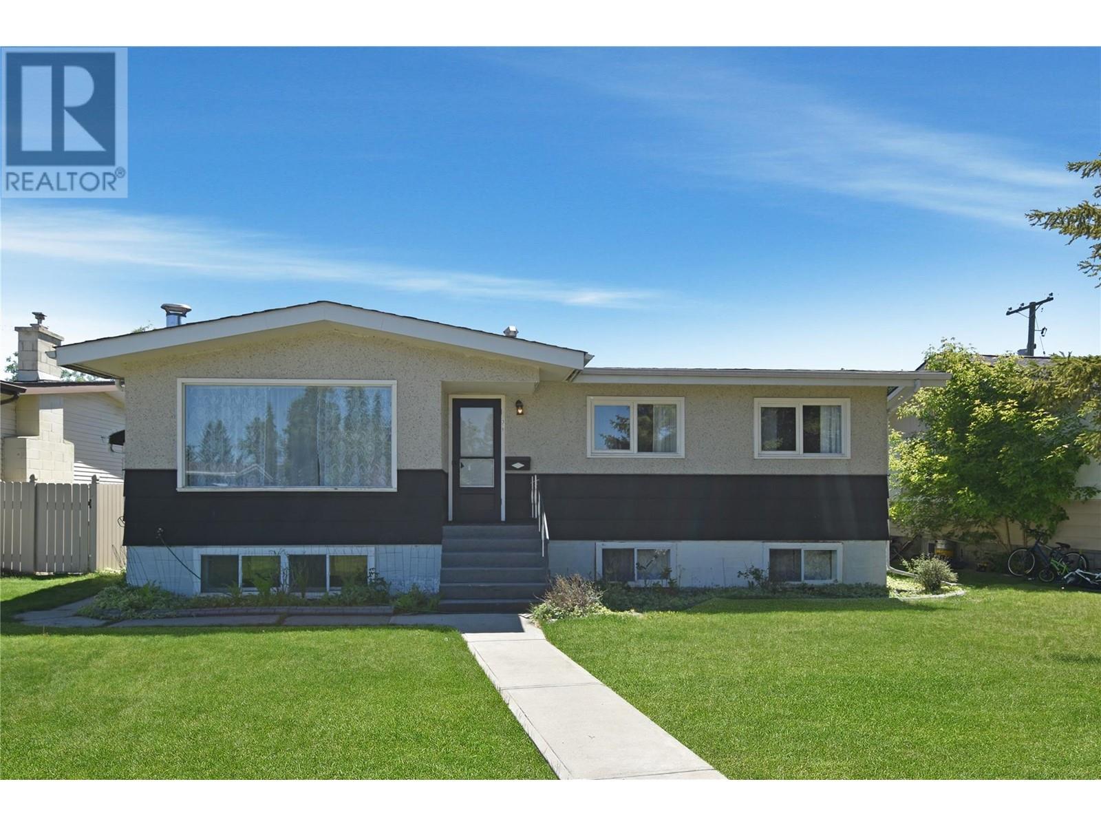 319 11th St S Street, cranbrook, British Columbia