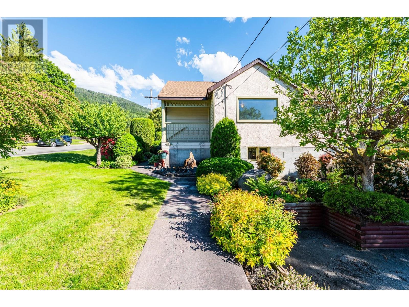 324 Houston Street, nelson, British Columbia