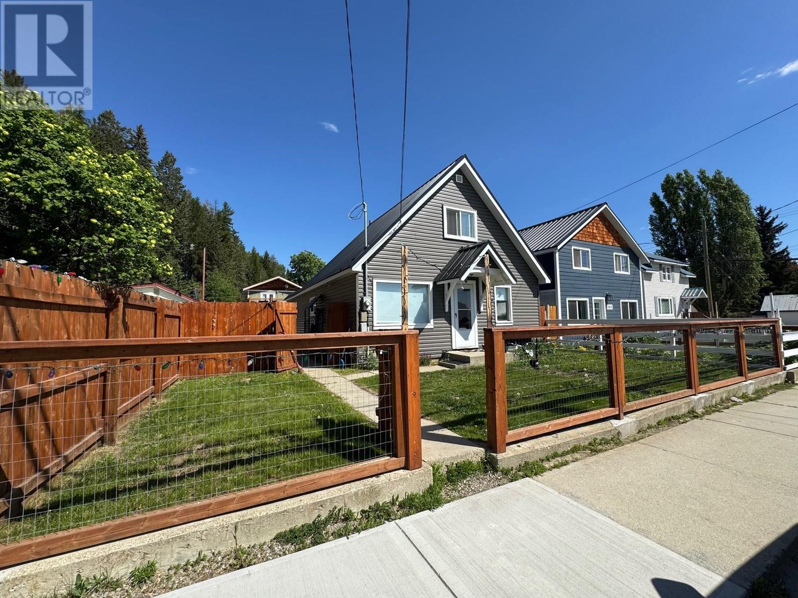 235 BURDETT Street, kimberley, British Columbia