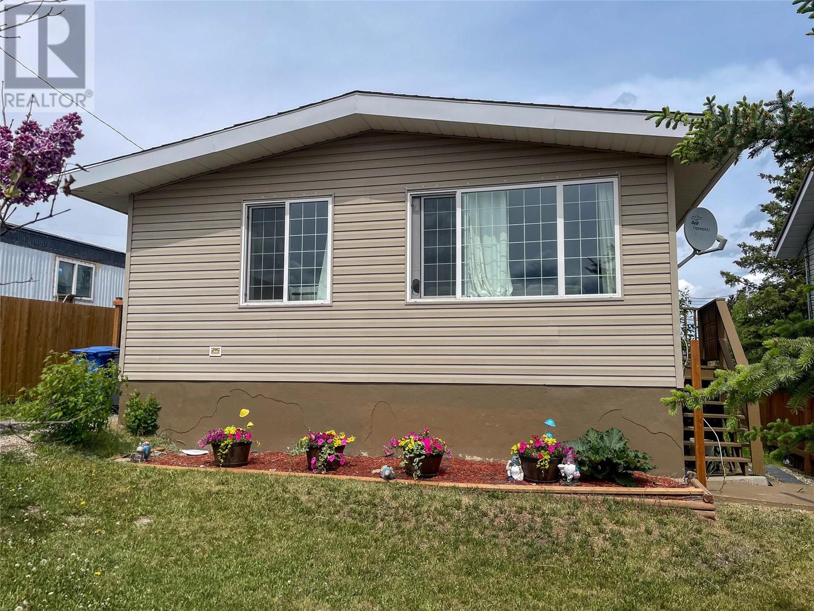 4820 48 Avenue, pouce coupe, British Columbia