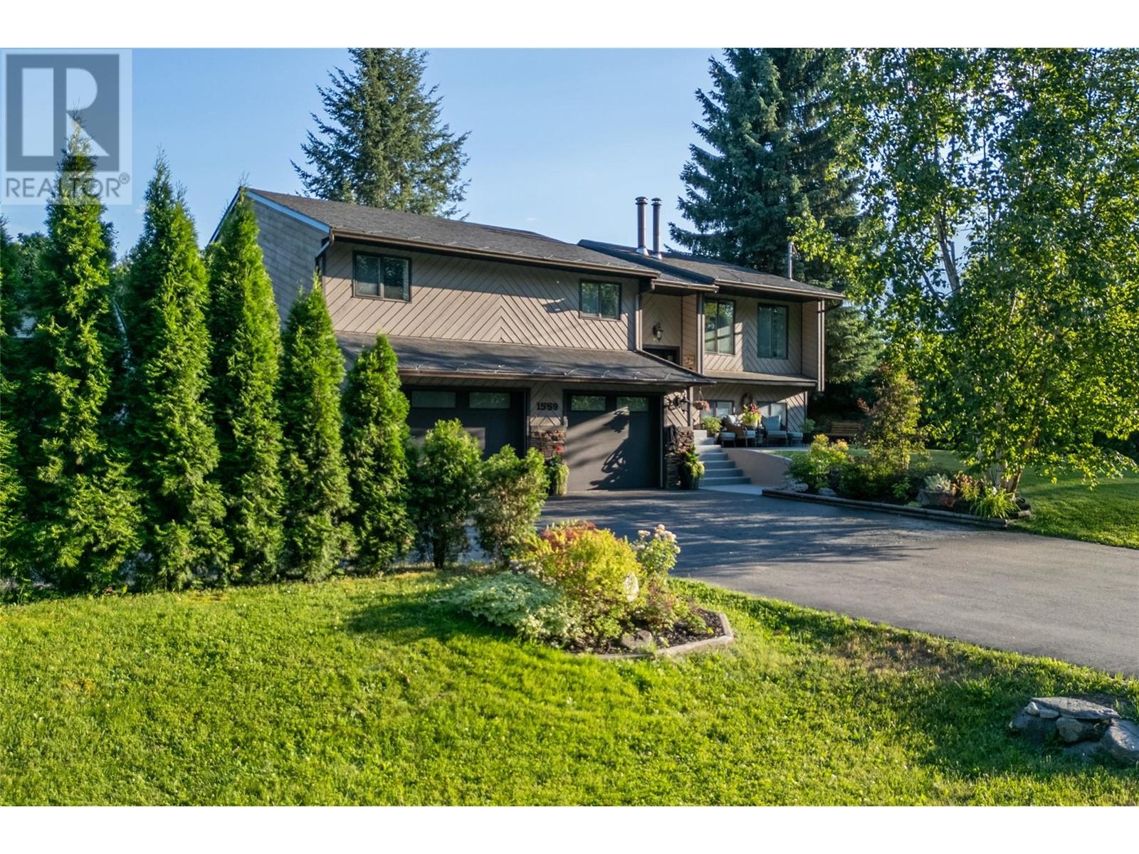 1559 Mckinnon Road, revelstoke, British Columbia