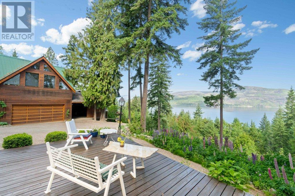 2593 Duncan Road, blind bay, British Columbia