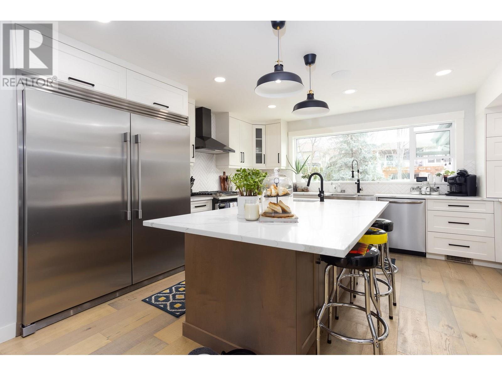 4661 Gordon Drive, kelowna, British Columbia