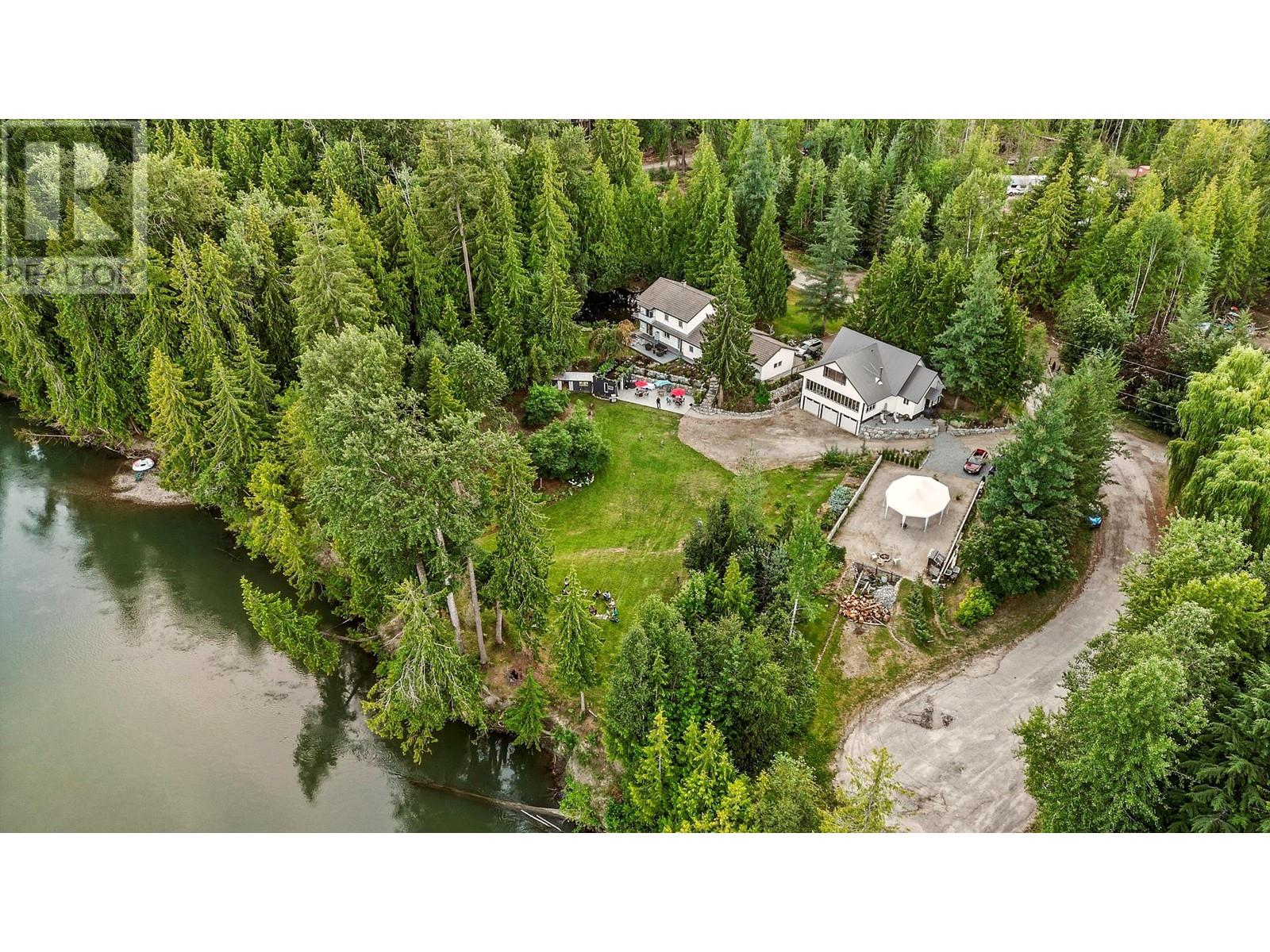 2012 Bundus Road, sicamous, British Columbia