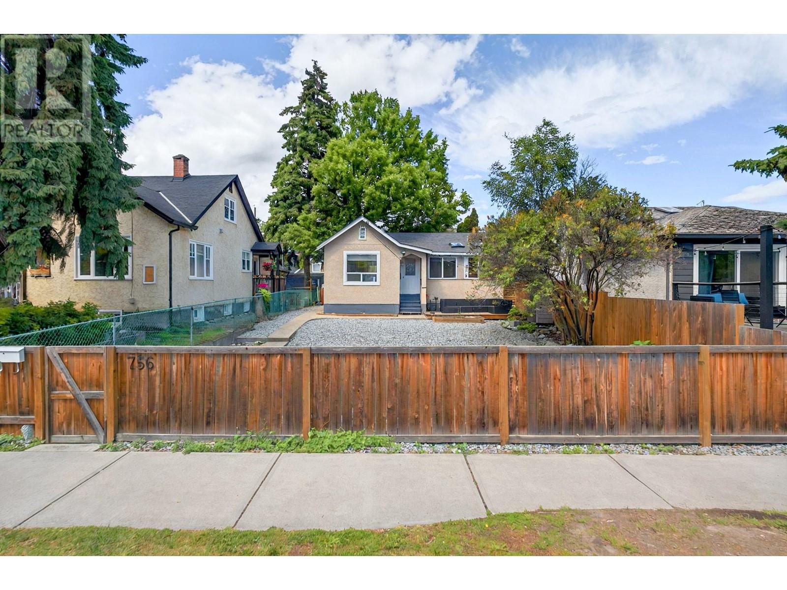 756 Cawston Avenue, kelowna, British Columbia