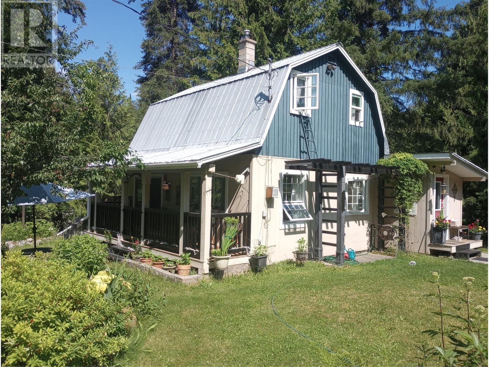 7812 6 Highway, fauquier, British Columbia