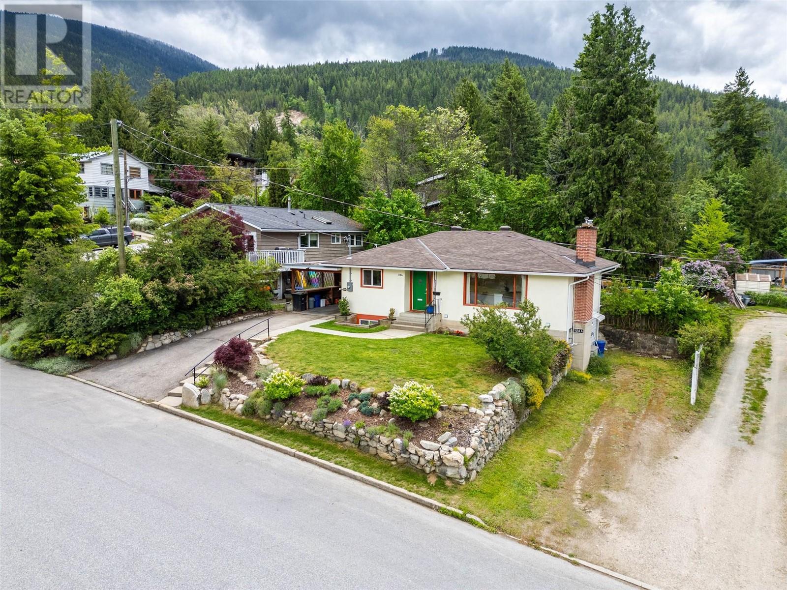 1124 Kokanee Avenue, nelson, British Columbia