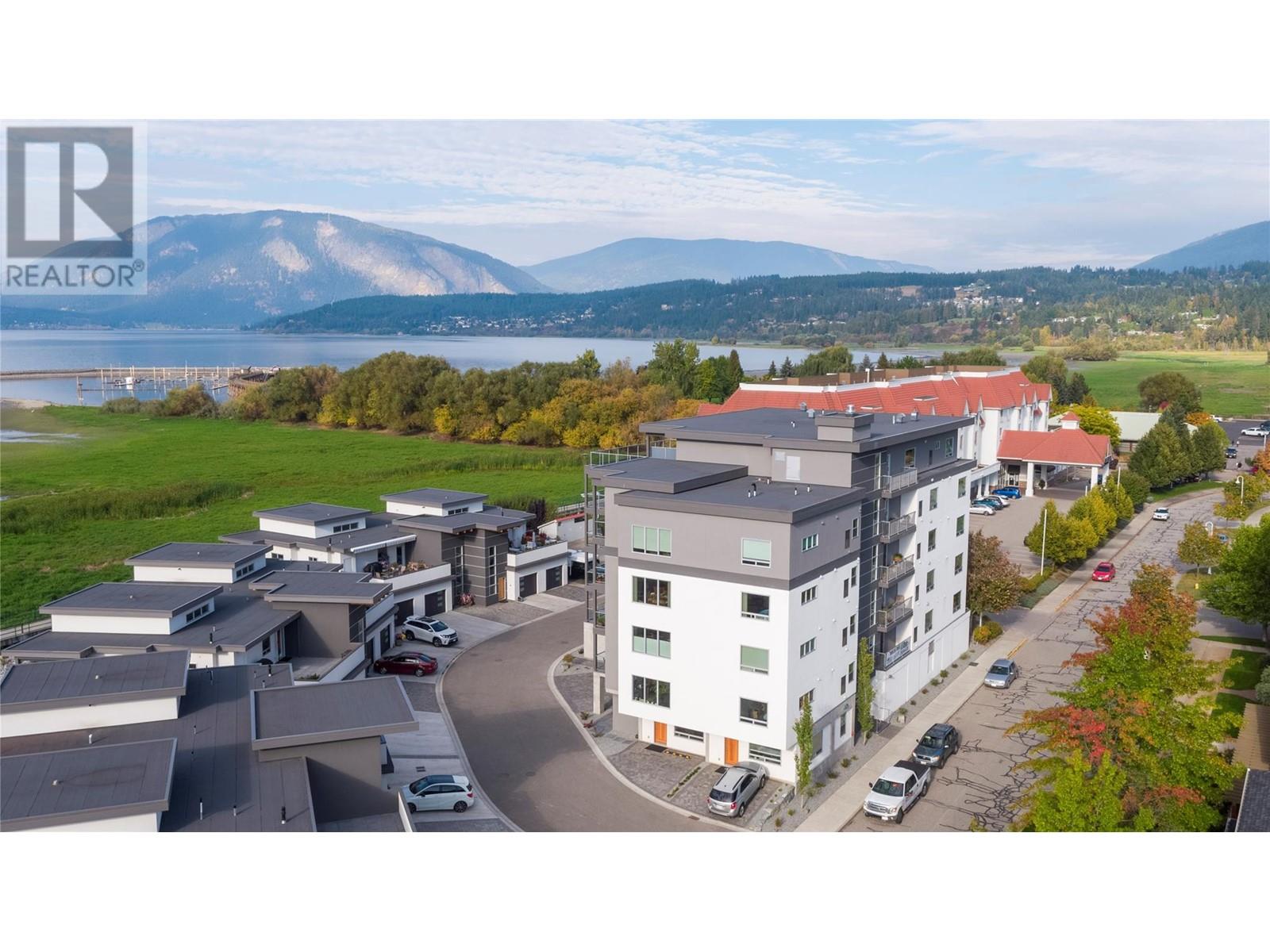 131 Harbourfront Drive NE Unit# 202, salmon arm, British Columbia