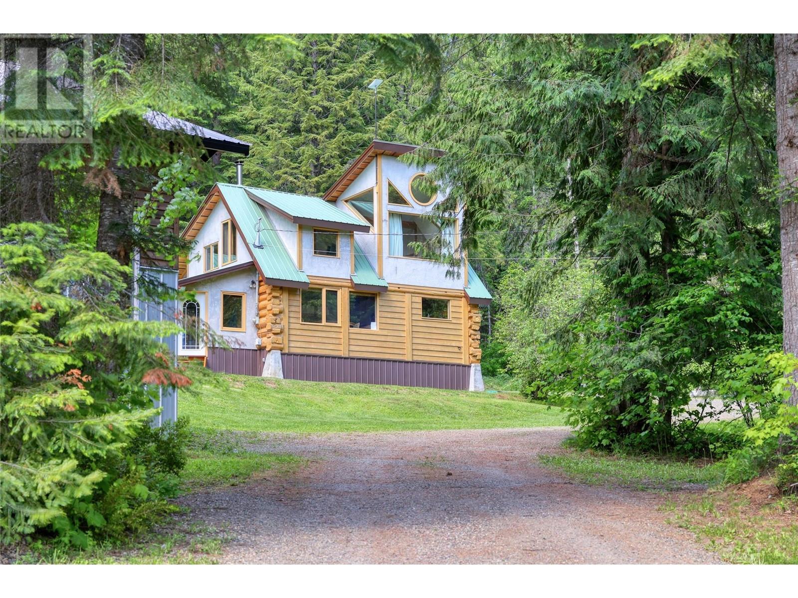 926 Wildhorse Creek Road, ymir, British Columbia