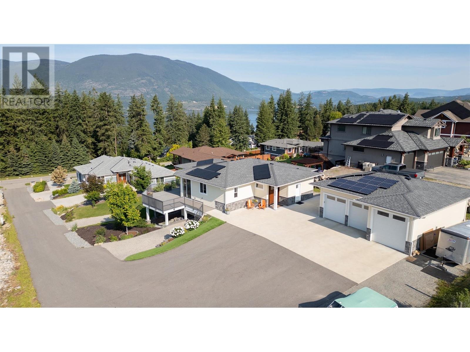 4230 20 Street NE, salmon arm, British Columbia