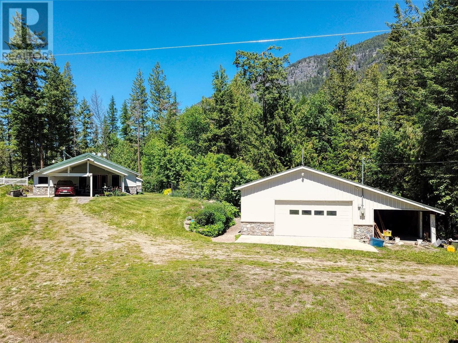 3320 Jackson Road, canyon, British Columbia