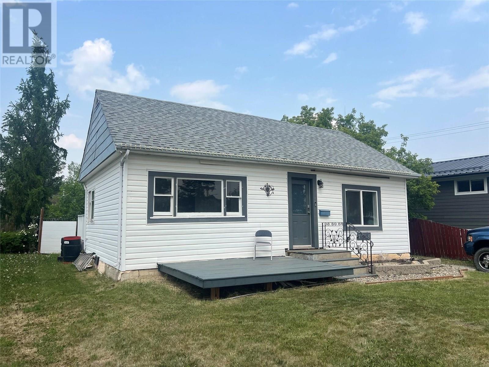 1504 105 Avenue, dawson creek, British Columbia