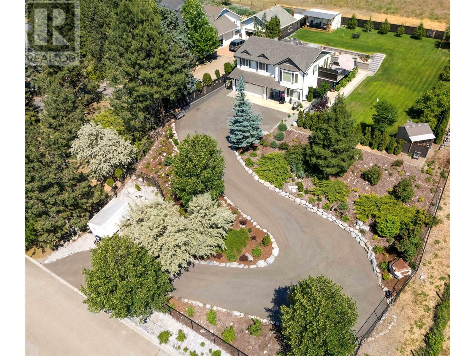 4043 Smith Way, peachland, British Columbia